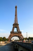 Eiffel prizsi tornya 